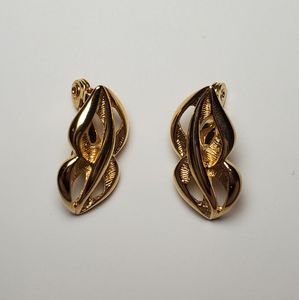 Monet Lip Clip-on Earrings